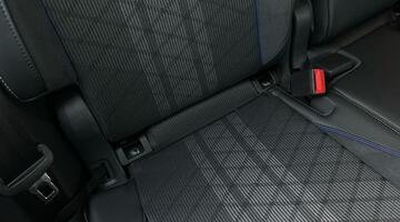 2025 Volkswagen ETSI MHEV R-Line DSG Euro 6 5-door (Blue) - Image: 24