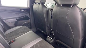 2022 Volkswagen Pure 52kWh Life Auto 5-door (White) - Image: 26