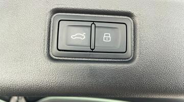 2025 Audi 100kWh Launch Edition Auto 5-door (White) - Image: 38