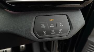 2025 Volkswagen Pro 77kWh Match Auto 5-door (Black) - Image: 22