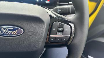 2025 Ford Standard Range 43kWh Premium Auto 5-door (Yellow) - Image: 29