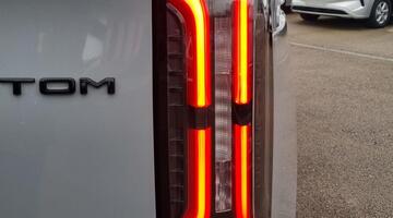 2026 Ford 320 Duratec 11.8kWh Sport Crew Van Auto Euro 6 5-door (Grey) - Image: 29