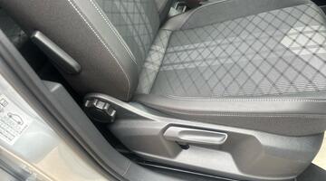 2025 Volkswagen TSI EVO R-Line DSG Euro 6 5-door (Silver) - Image: 37