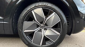 2025 Volkswagen 3.0 TDI V6 Black Edition Tiptronic 4Motion Euro 6 5-door (Black) - Image: 5