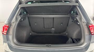 2023 Volkswagen 2.0 TDI R-Line DSG Euro 6 5-door (Grey) - Image: 34