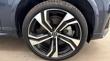 2024 Volvo 2.0h T8 18.8kWh Ultra Dark Auto 4WD Euro 6 5-door (Blue) - Image: 16