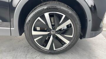 2025 Volkswagen TSI eHybrid 19.7kWh Elegance DSG Euro 6 5-door (Black) - Image: 5