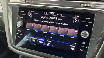 2022 Volkswagen 2.0 TSI R DSG 4Motion Euro 6 5-door (White) - Image: 28