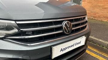 2022 Volkswagen TSI R-Line DSG Euro 6 5-door (Grey) - Image: 10