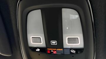 2025 Volvo 2.0 B4 MHEV Plus DCT Auto Euro 6 5-door (Blue) - Image: 31