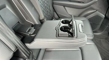 2025 Audi 4.0 TFSI V8 Black Edition Tiptronic quattro Euro 6 5-door (White) - Image: 11