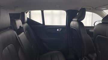 2019 Volvo 2.0 T4 Inscription Auto Euro 6 5-door (White) - Image: 9