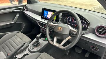 2025 SEAT 1.0 TSI XCELLENCE Lux DSG Euro 6 5-door (Blue) - Image: 6