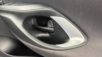 2023 Toyota VVT-h Icon E-CVT Euro 6 5-door (Blue) - Image: 20