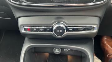 2025 Volvo 2.0 B4 MHEV Ultra Dark DCT Auto Euro 6 5-door (Silver) - Image: 42