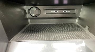 2021 Volkswagen TSI Life DSG Euro 6 5-door (Silver) - Image: 25