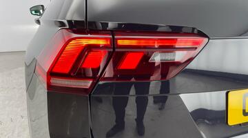 2022 Volkswagen TSI Active Euro 6 5-door (Black) - Image: 34