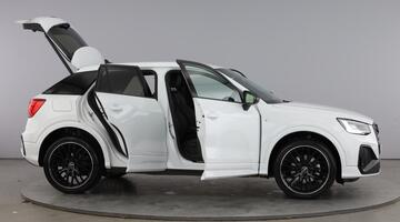 2025 Audi TFSI CoD 35 Black Edition S Tronic Euro 6 5-door (White) - Image: 10