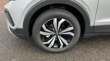 2025 Volkswagen 1.0 TSI Match Euro 6 5-door (Silver) - Image: 30