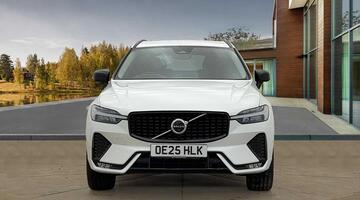 2025 Volvo 2.0 B5 MHEV Plus Auto Euro 6 5-door (White) - Image: 8