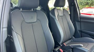 2025 Audi 1.0 TFSI 30 S line Sportback S Tronic Euro 6 5-door (Black) - Image: 11