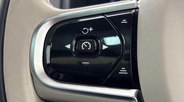 2024 Volvo 2.0h T8 18.8kWh Ultra Dark Auto 4WD Euro 6 5-door (Blue) - Image: 31