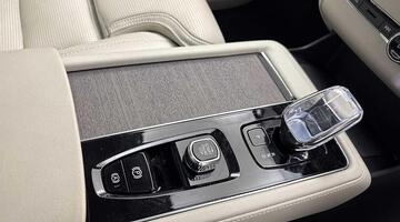 2025 Volvo 2.0 T8 18.8kWh Ultra Dark Auto 4WD Euro 6 5-door (Grey) - Image: 32