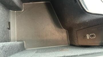 2024 Volvo 2.0 B5 MHEV Plus Auto Euro 6 5-door (Black) - Image: 33