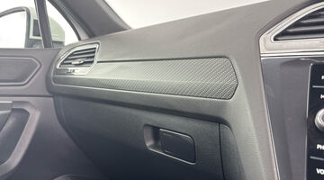 2025 Volkswagen TSI R-Line DSG Euro 6 5-door (White) - Image: 31