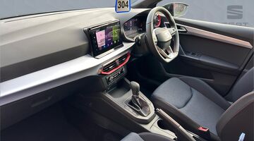 2025 SEAT 1.0 TSI FR DSG Euro 6 5-door (Blue) - Image: 2