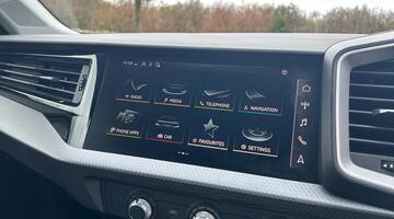 2026 Audi Sportback Sport 30 TFSI 116 PS S tronic (Silver) - Image: 7