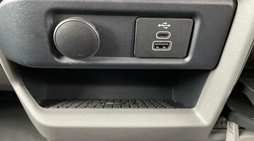 2025 Volkswagen 2.0 TDI T30 Commerce Pro Auto FWD SWB Euro 6 5-door (Blue) - Image: 13