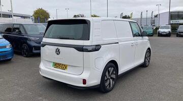 2025 Volkswagen Pro 79kWh Commerce Plus Auto 5-door (White) - Image: 24