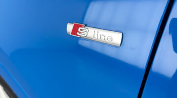 2019 Audi 2.0 TFSI 40 S line S Tronic quattro Euro 6 5-door (Blue) - Image: 40