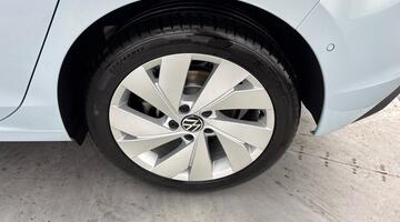 2025 Volkswagen TSI Match Euro 6 5-door (Blue) - Image: 32