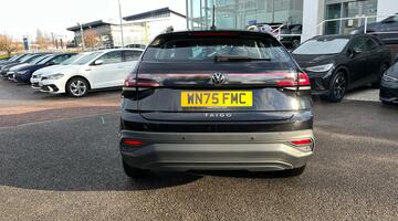 2025 Volkswagen 1.0 TSI Life Euro 6 5-door (Black) - Image: 9