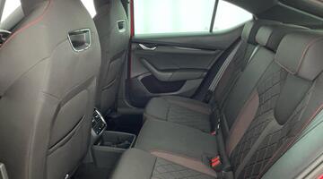 2025 Škoda 2.0 TSI vRS DSG Euro 6 5-door (Red) - Image: 35