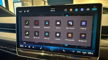 2025 Volkswagen Pro 77kWh Match Plus Tourer Auto 5-door (Grey) - Image: 25