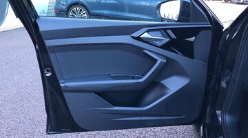 2025 Audi 1.0 TFSI 30 S line Sportback S Tronic Euro 6 5-door (Black) - Image: 16