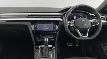 2024 Volkswagen TSI 13kWh R-Line Shooting Brake DSG Euro 6 5-door (Black) - Image: 8