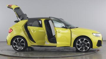 2023 Audi TFSI 35 Black Edition Sportback S Tronic Euro 6 5-door (Yellow) - Image: 10