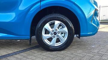 2025 Ford 2.0 320 EcoBlue Limited Crew Van L1 H1 Euro 6 5-door (Blue) - Image: 5