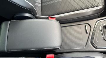 2023 Volkswagen TSI R-Line DSG Euro 6 5-door (Black) - Image: 23