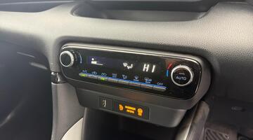 2023 Toyota VVT-h Icon E-CVT Euro 6 5-door (Blue) - Image: 13