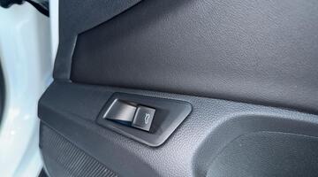 2025 Volkswagen TSI Black Edition Plus DSG Euro 6 5-door (White) - Image: 23