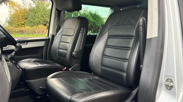 2016 Volkswagen 2.0 BiTDI BlueMotion Tech Executive 4Motion Euro 6 5-door (Silver) - Image: 14