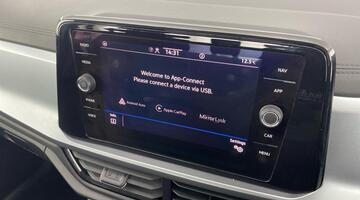 2022 Volkswagen TSI Life DSG Euro 6 5-door (White) - Image: 14