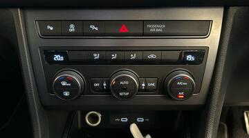 2022 CUPRA 2.0 TSI VZ1 DSG 4-doorive Euro 6 5dr (Grey) - Image: 23