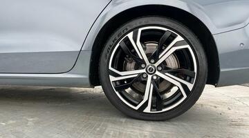 2022 Volvo 2.0h T6 Recharge 18.8kWh Ultimate Auto Euro 6 5-door (Grey) - Image: 4