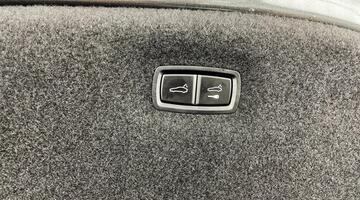 2022 Audi 93.4kWh Auto quattro 4-door (Grey) - Image: 36